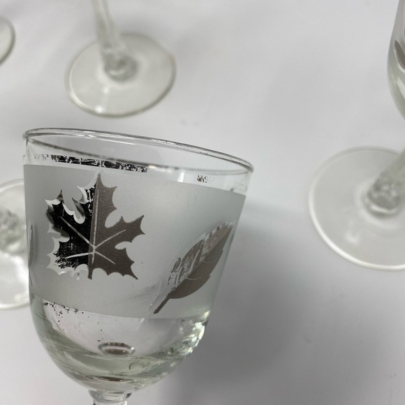 Set of 6 Vintage Wine Glasses - Picture 8 of 11